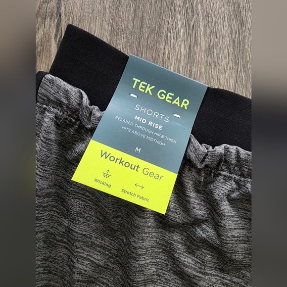 Women's active midrise shorts size M by Tek Gear NWT - Picture 4 of 5